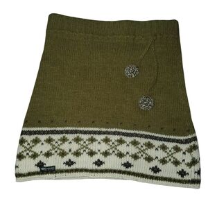 Stylish Olive Knit Mini Skirt with Pattern